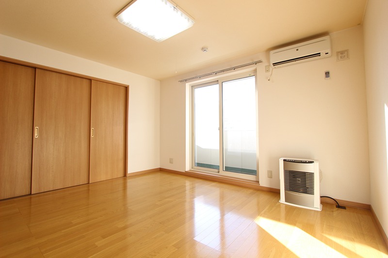 居室・リビング　208号室参照