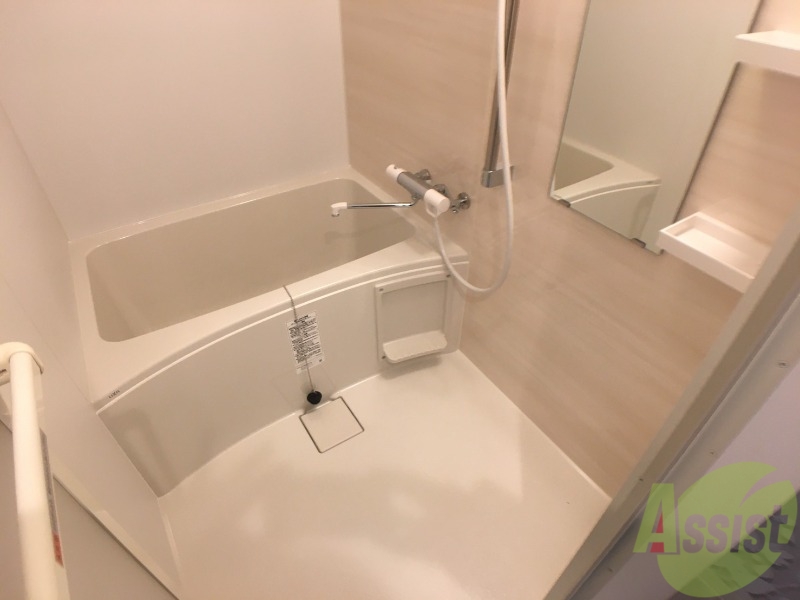 バス・シャワールーム　お風呂になります。一日の疲れを癒してくださいね。