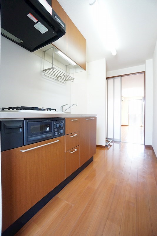 キッチン　２口コンロ・グリル付きのキッチン