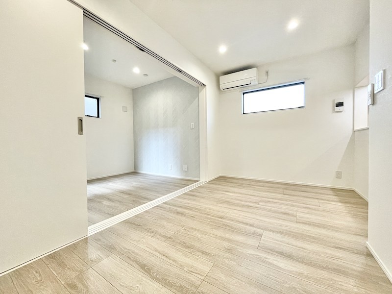 その他部屋・スペース　ＬＤＫ9.3帖　洋室3.5帖　つなげても仕切っても使えます