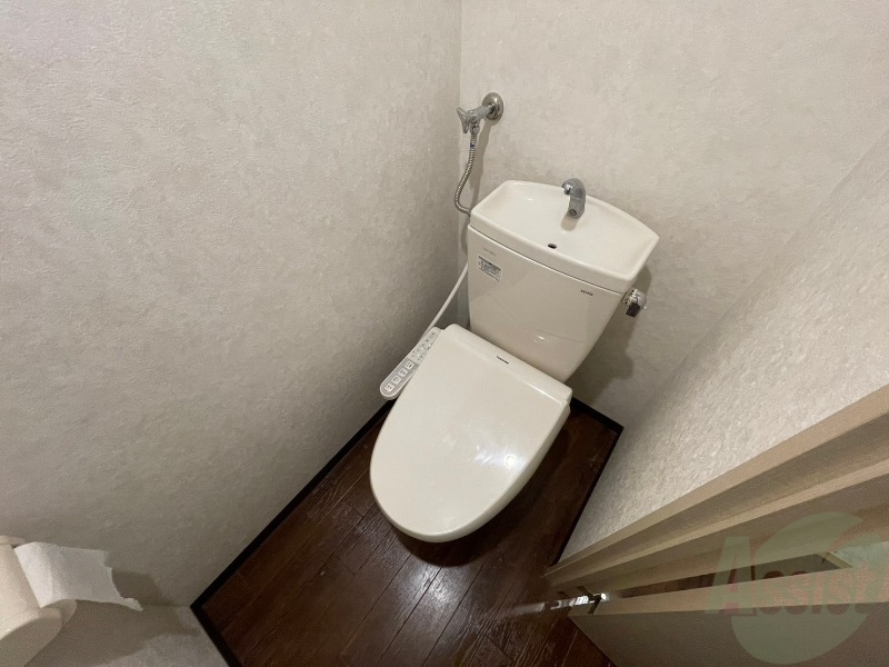 トイレ　シャワートイレになっているので快適です！