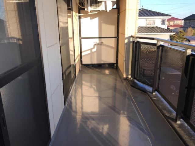 バルコニー　広々バルコニー