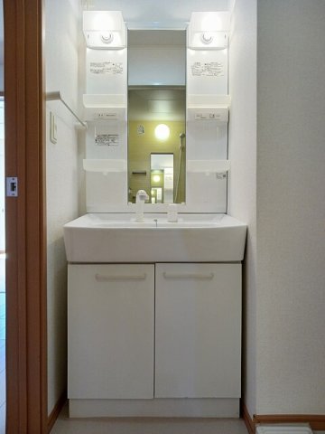 洗面設備　使いやすい洗面所です