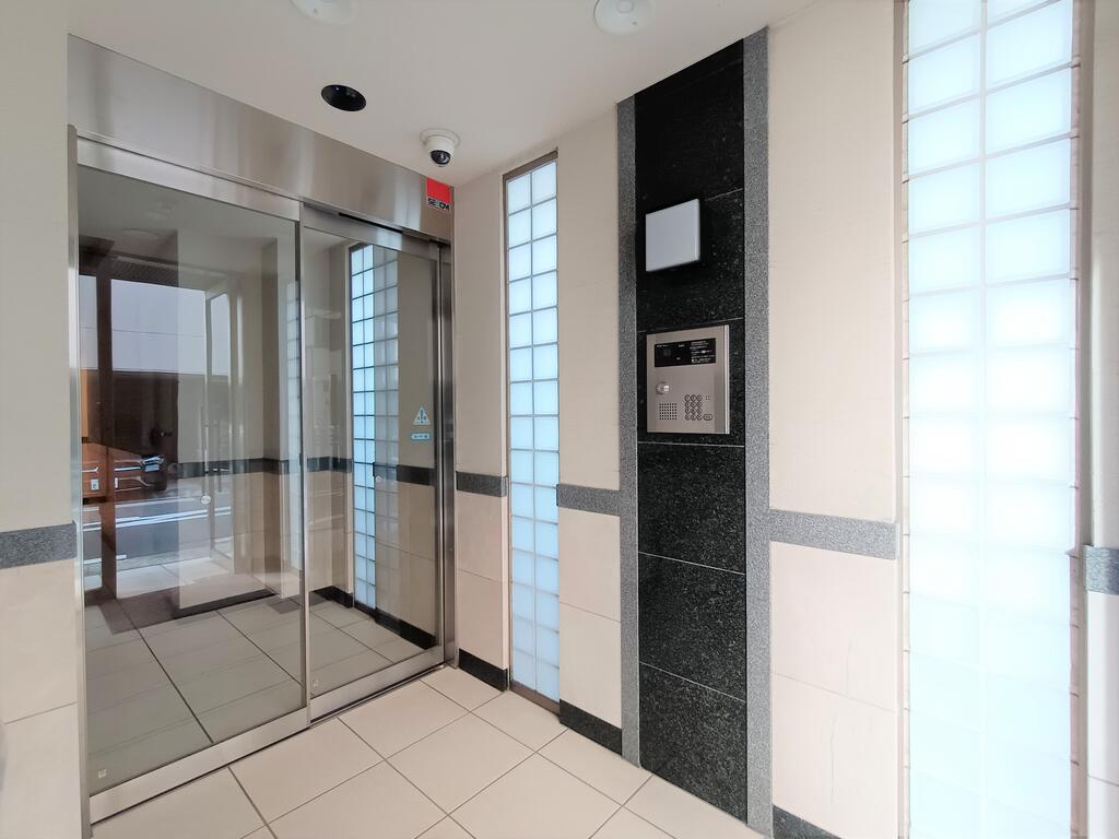 ロビー　オートロック完備