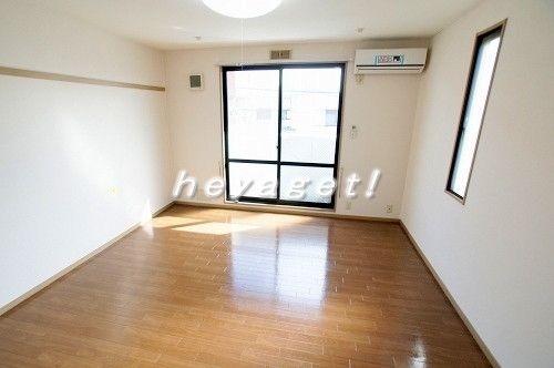 居室・リビング　とても明るく綺麗な室内