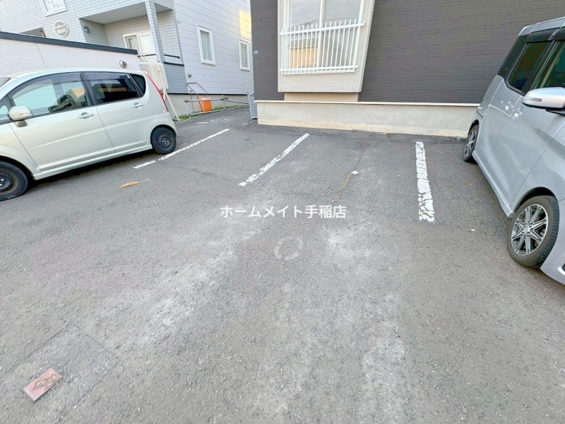 駐車場　駐車スペースでございます！