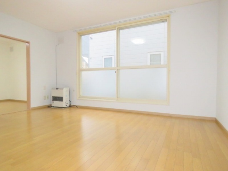 居室・リビング　広々リビングスペースございます！