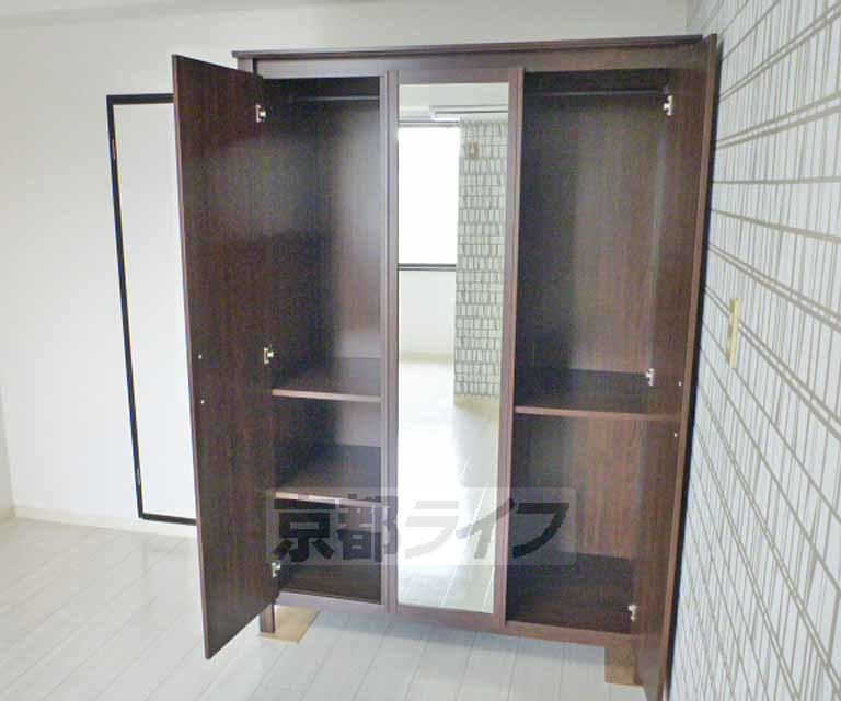 収納　このお部屋は収納をプレゼントです。