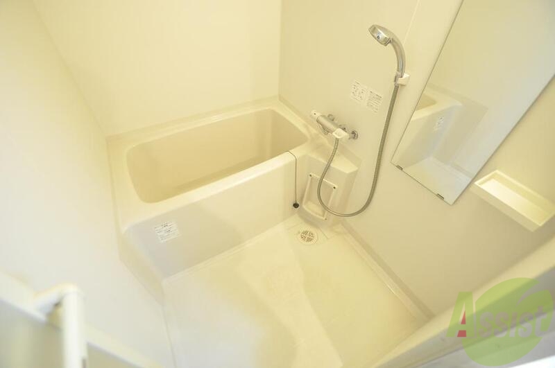 バス・シャワールーム　角部屋ならではの２面採光♪