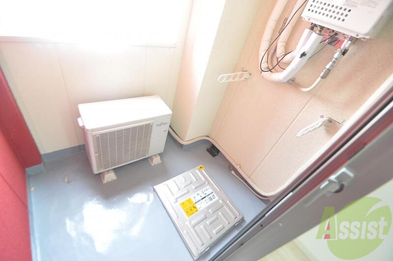 バルコニー　大容量のクローゼットは荷物が多い方も安心ですよ。