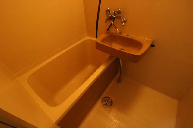 バス・シャワールーム　綺麗な浴室です♪