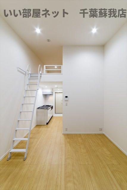 居室・リビング　こちらの居間で趣味の時間をお楽しみください