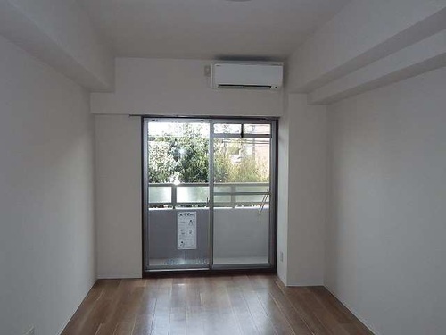 居室・リビング　洋室　※反転タイプのお部屋のお写真です