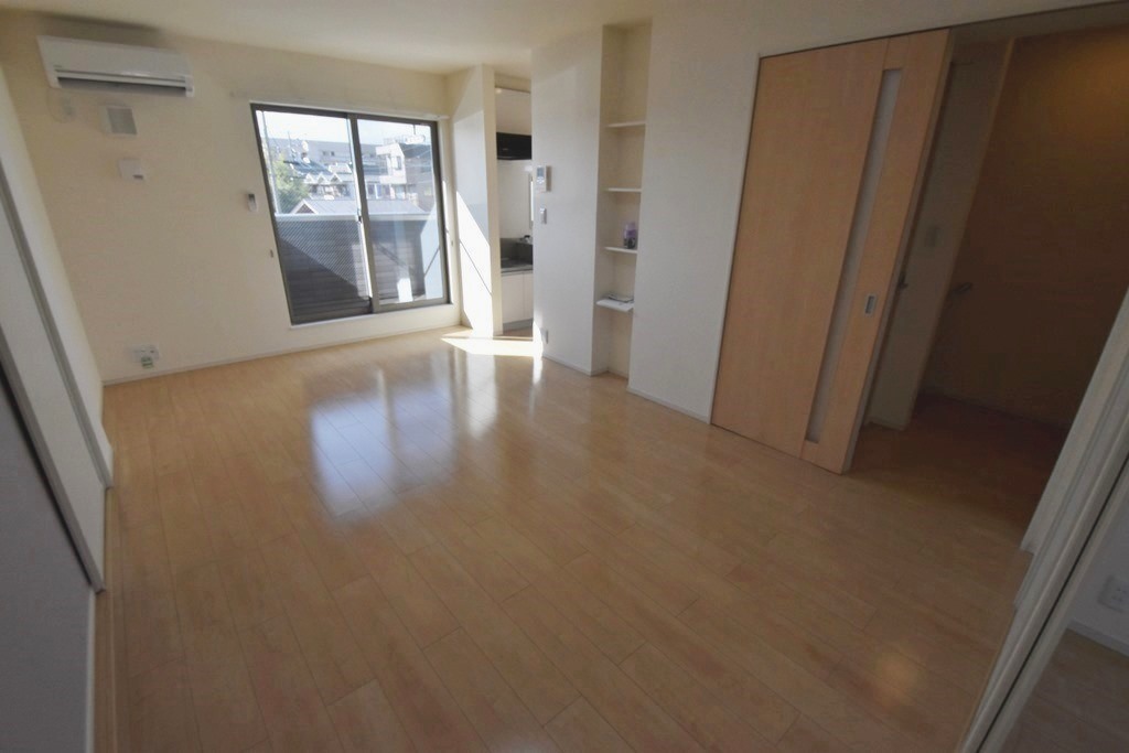 居室・リビング　エアコン付きで初期費用を抑えられます♪