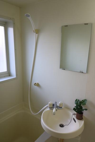 バス・シャワールーム　別の部屋より