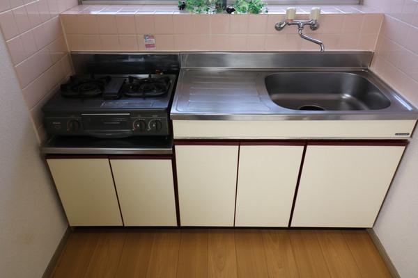 キッチン　別の部屋より