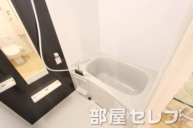 バス・シャワールーム　キレイなバスルームです。