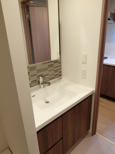 洗面設備　同タイプ別室（反転）