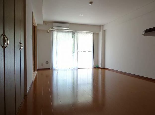 居室・リビング　同物件別部屋写真