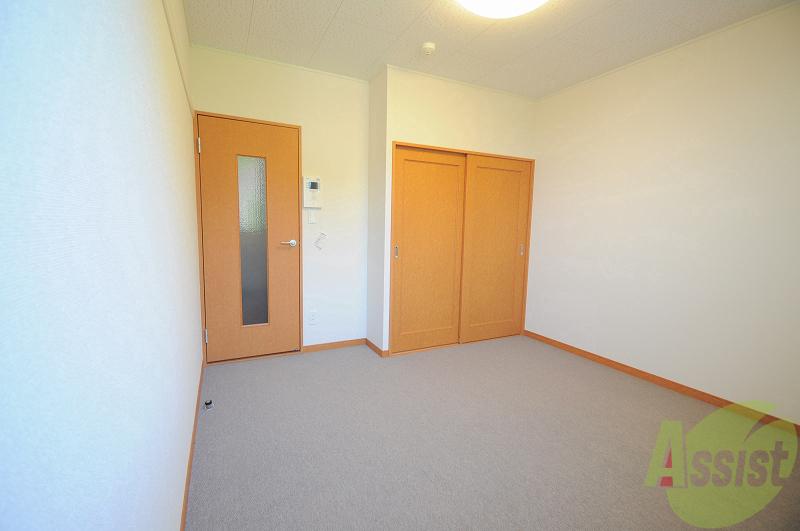 居室・リビング　２Ｆ以上は絨毯となります