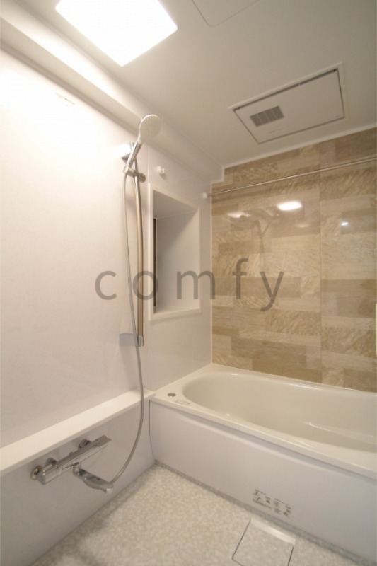 バス・シャワールーム　バスルーム