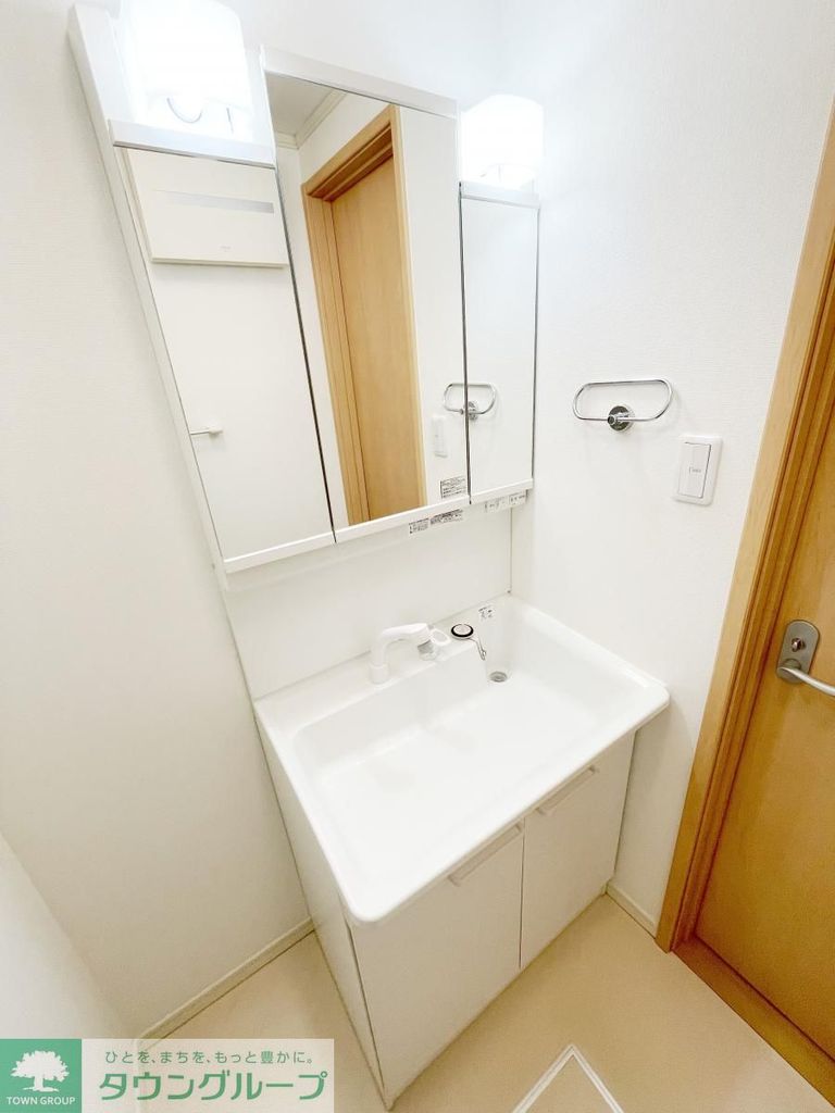 洗面設備　★朝の支度に便利な独立洗面台★