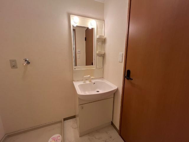 洗面設備　洗髪洗面化粧台