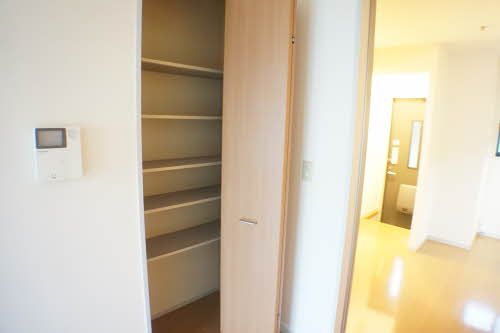 収納　パントリー