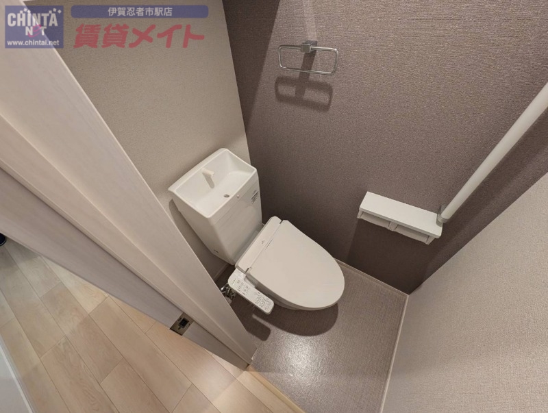 トイレ　同型参考写真