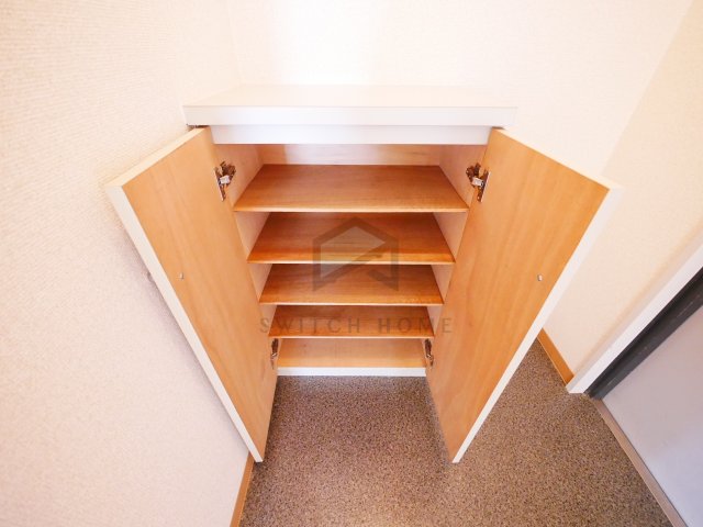 収納　シューズボックス付き