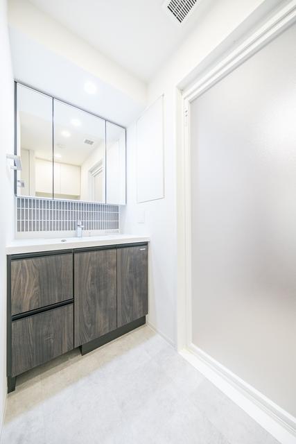 洗面設備　※写真は同タイプ住戸です。