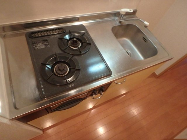 キッチン　システムキッチン（2口ガスコンロ・グリル付）