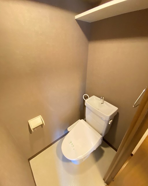 トイレ　同物件他部屋写真