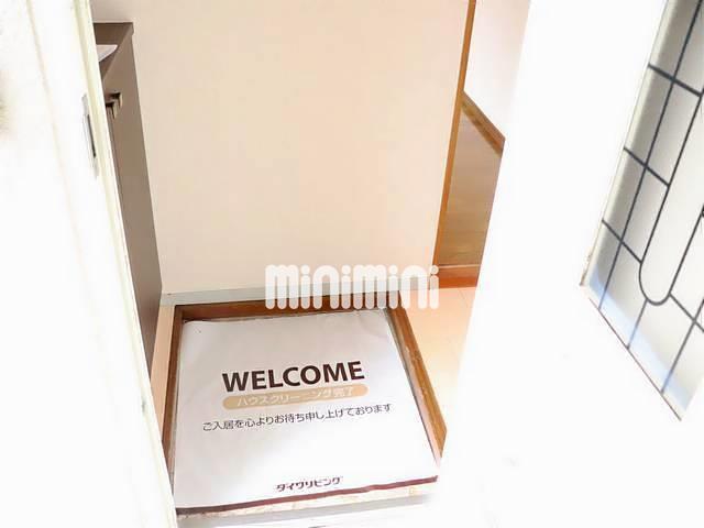 玄関　下駄箱付き玄関です。