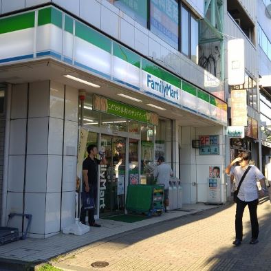 コンビニ　ファミリーマート木場五丁目店（コンビニ）まで113m