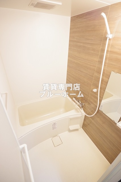 バス・シャワールーム　ピカピカのお風呂！