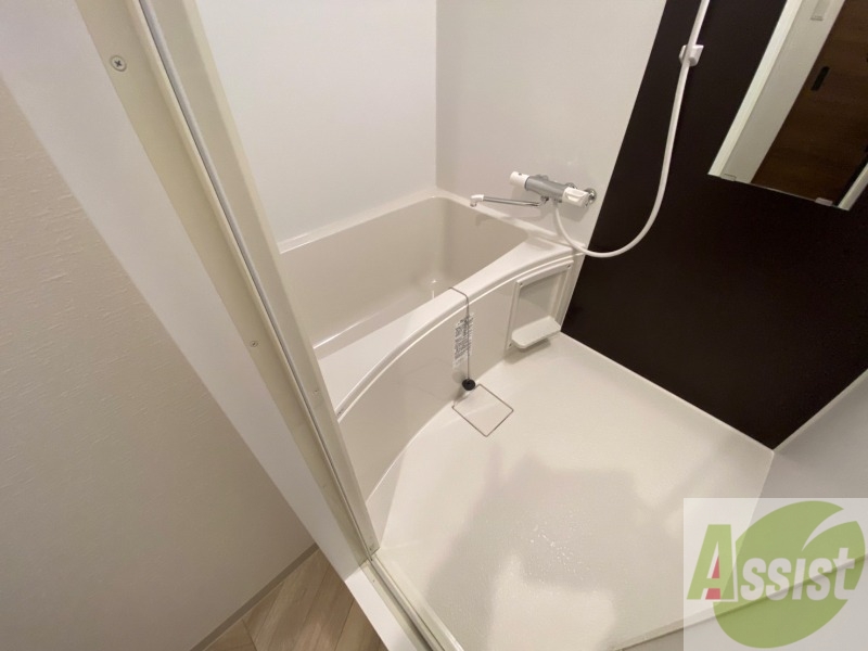 バス・シャワールーム　お風呂になります。一日の疲れを癒してくださいね。