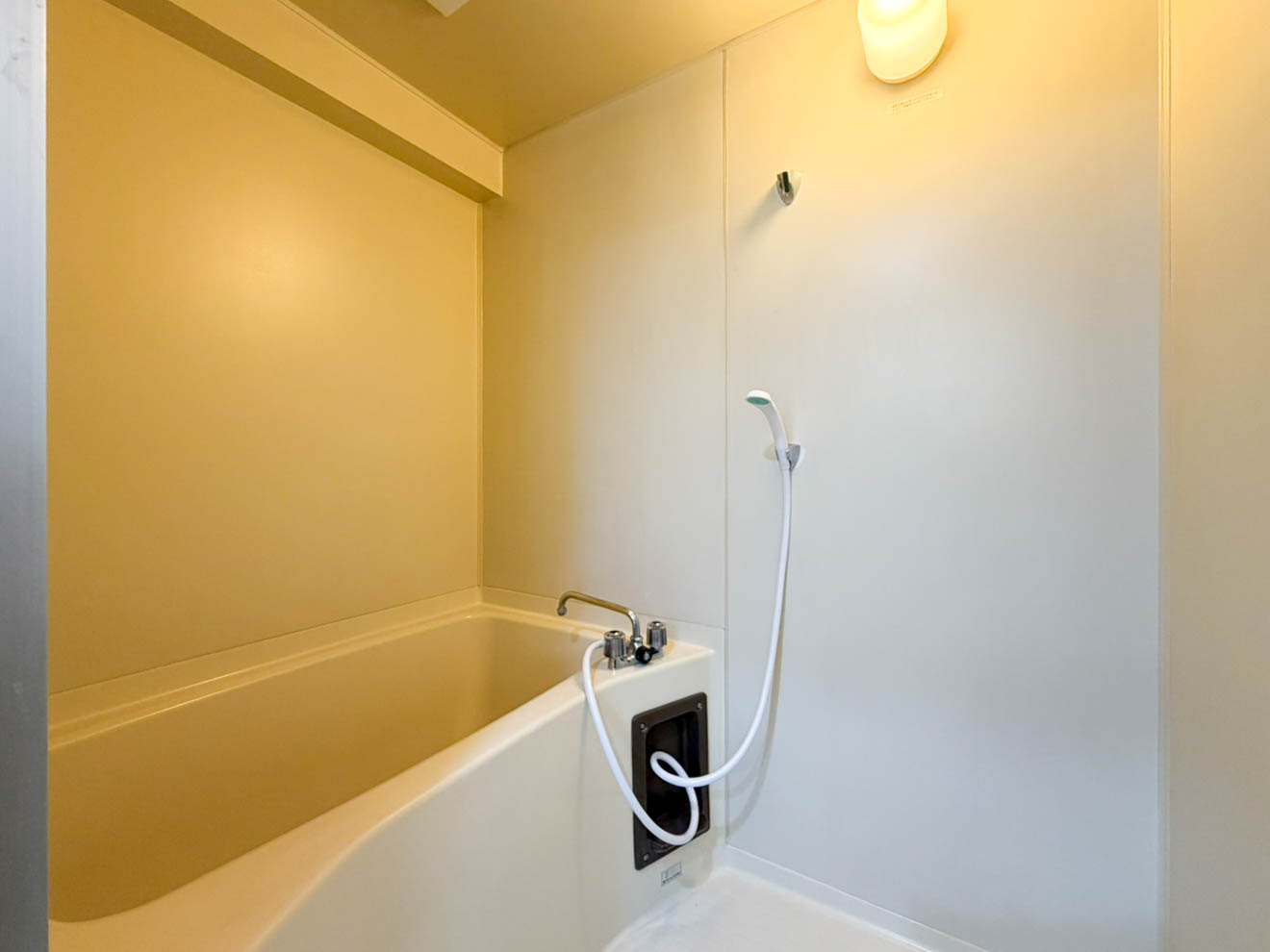 バス・シャワールーム　ゆったり過ごせるお風呂です