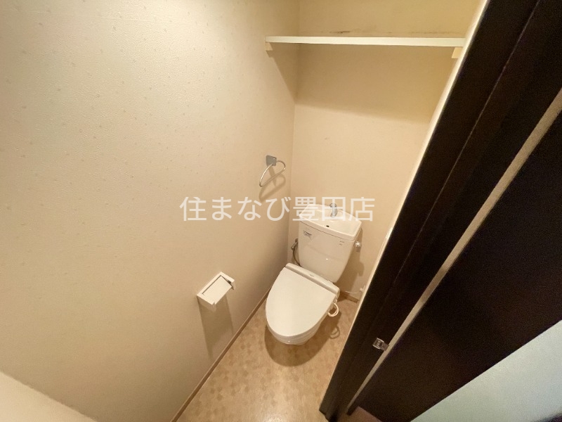 トイレ　清掃前　同型別部屋写真