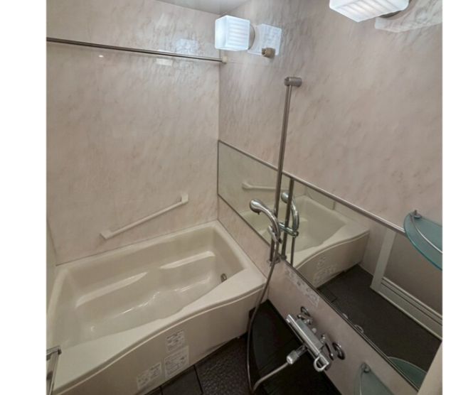 バス・シャワールーム　お風呂です