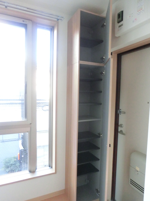 玄関　★スリムなシューズボックス★