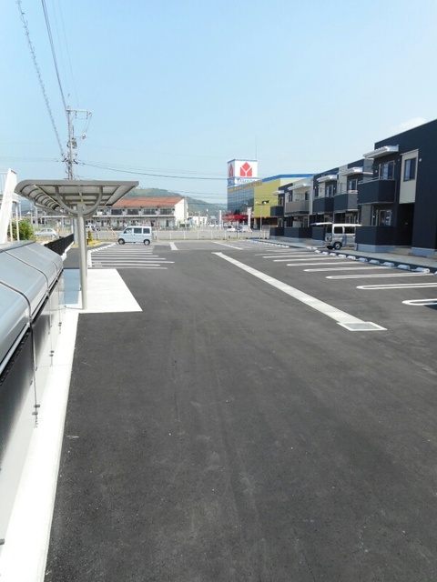 駐車場　駐車場