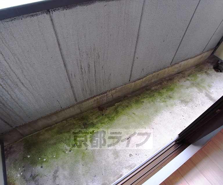 バルコニー　バルコニーも広々ですね。