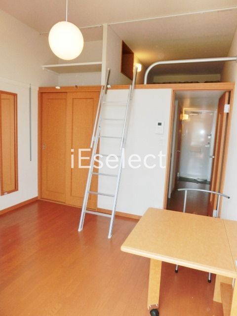 居室・リビング　ロフト付きで解放感のあるお部屋です