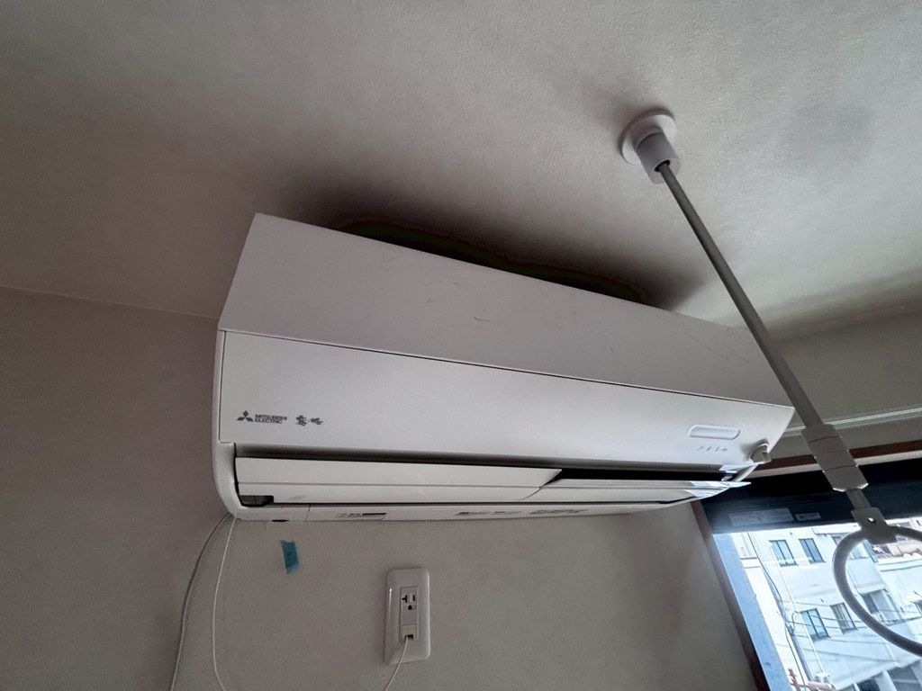 その他設備　エアコン（お掃除機能付き）※別室参考写真