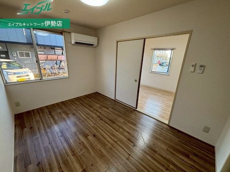 居室・リビング　同型反転タイプのお写真です。