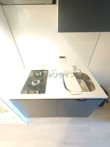 キッチン　※参考写真　同タイプ（間取り）の503号室の写真となります。