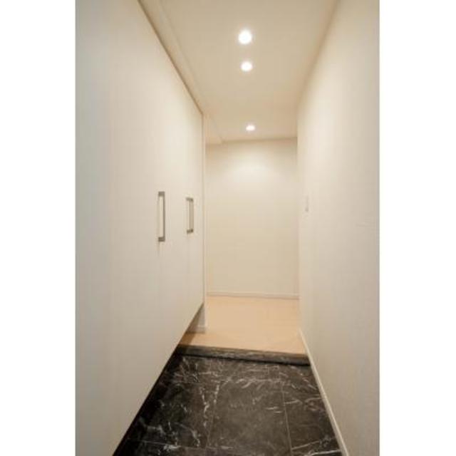 玄関　※写真は同タイプ住戸です。