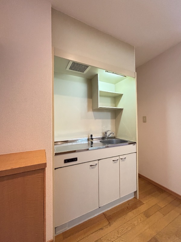 キッチン　６０２号室　写真