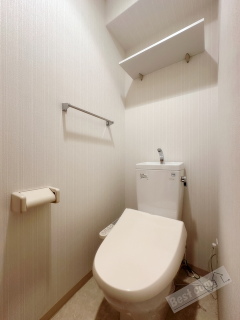 トイレ　温水洗浄便座付き♪